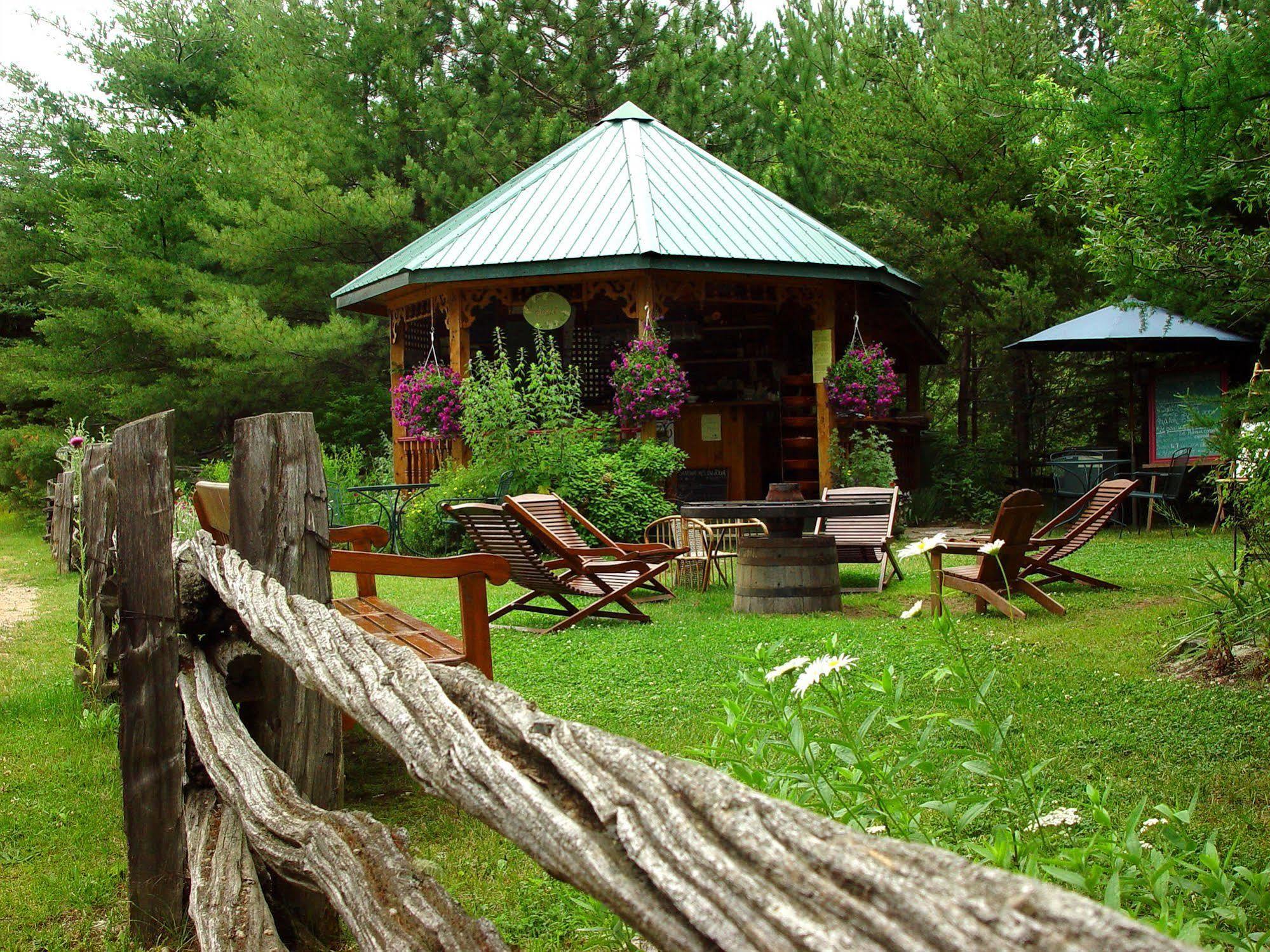 Jardins De L'Achillee Millefeuille Bed and Breakfast La Conception Eksteriør billede